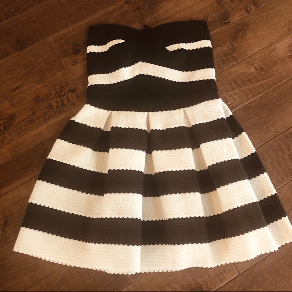 Strapless bandage dress black and cream - Picture 2 of 9